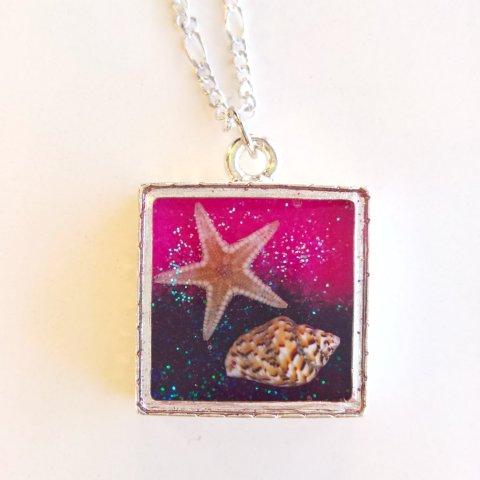 Starfish Seashell (Hot Pink/Violet Sand) - Resin Necklace Jewelr